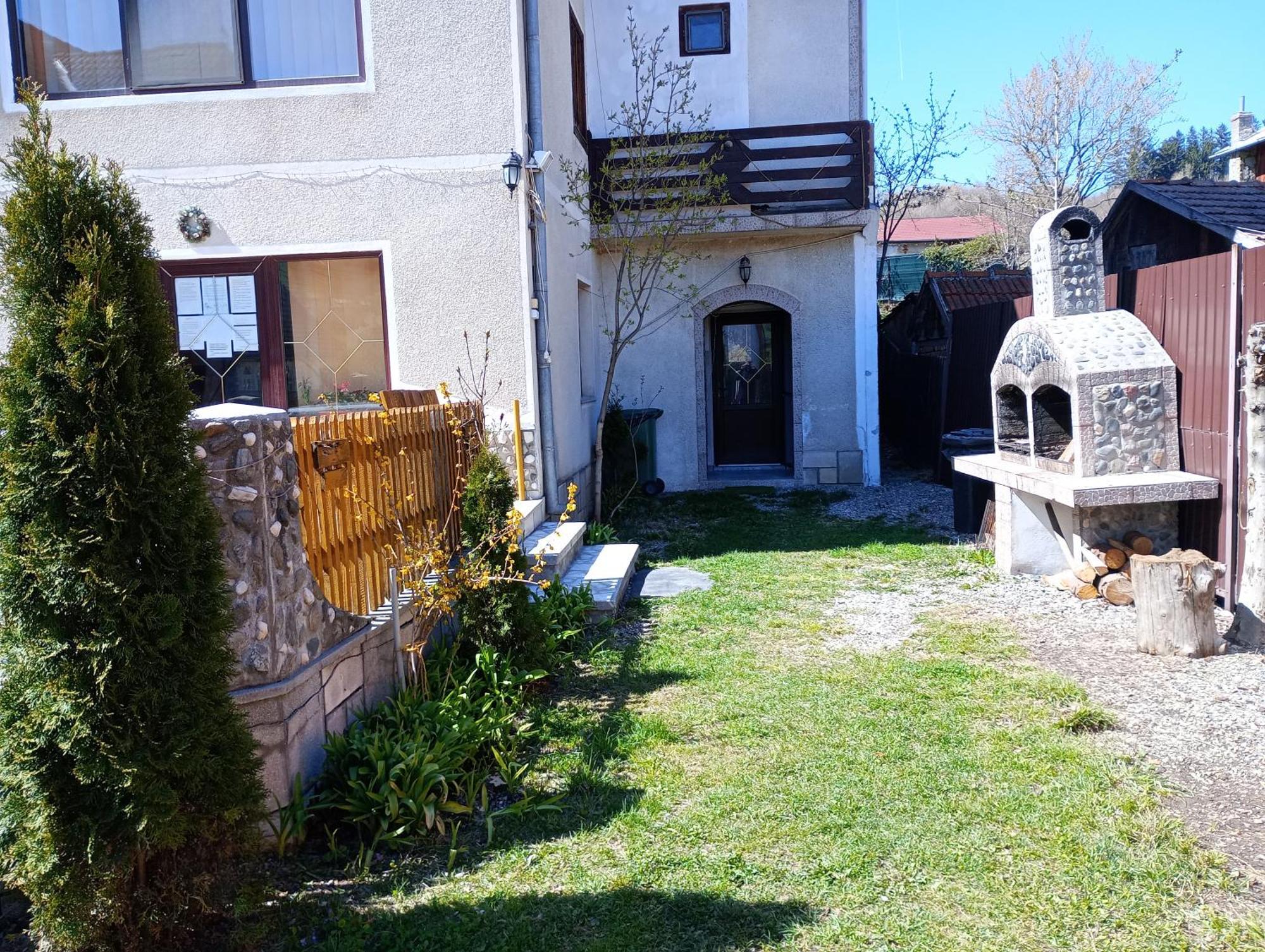 Pensiunea Irina 1 Si 2 Zarnesti Exterior foto