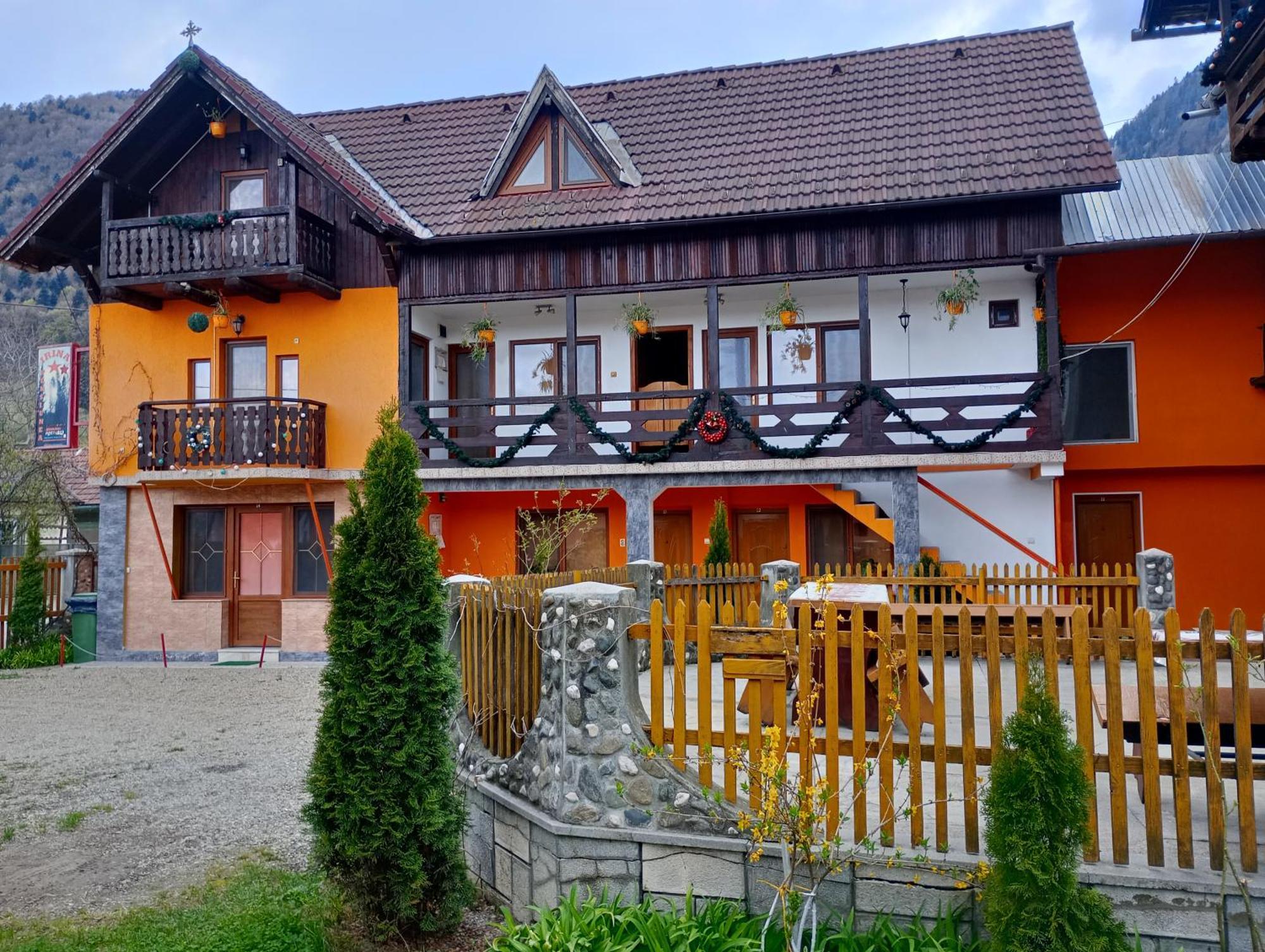 Pensiunea Irina 1 Si 2 Zarnesti Exterior foto